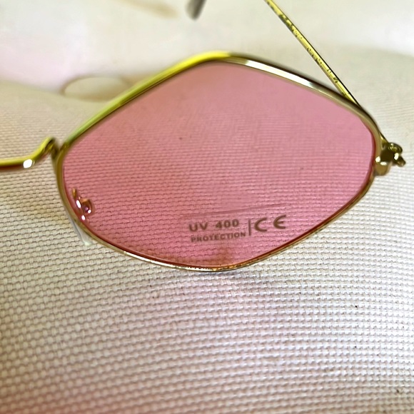 🔴NWT pink tint & gold frame diamond like shape sunglasses fashion trend glasses - Picture 3 of 8
